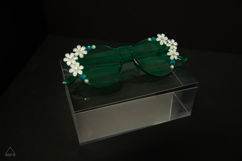 MOD FLOWER TINTED GLASSES